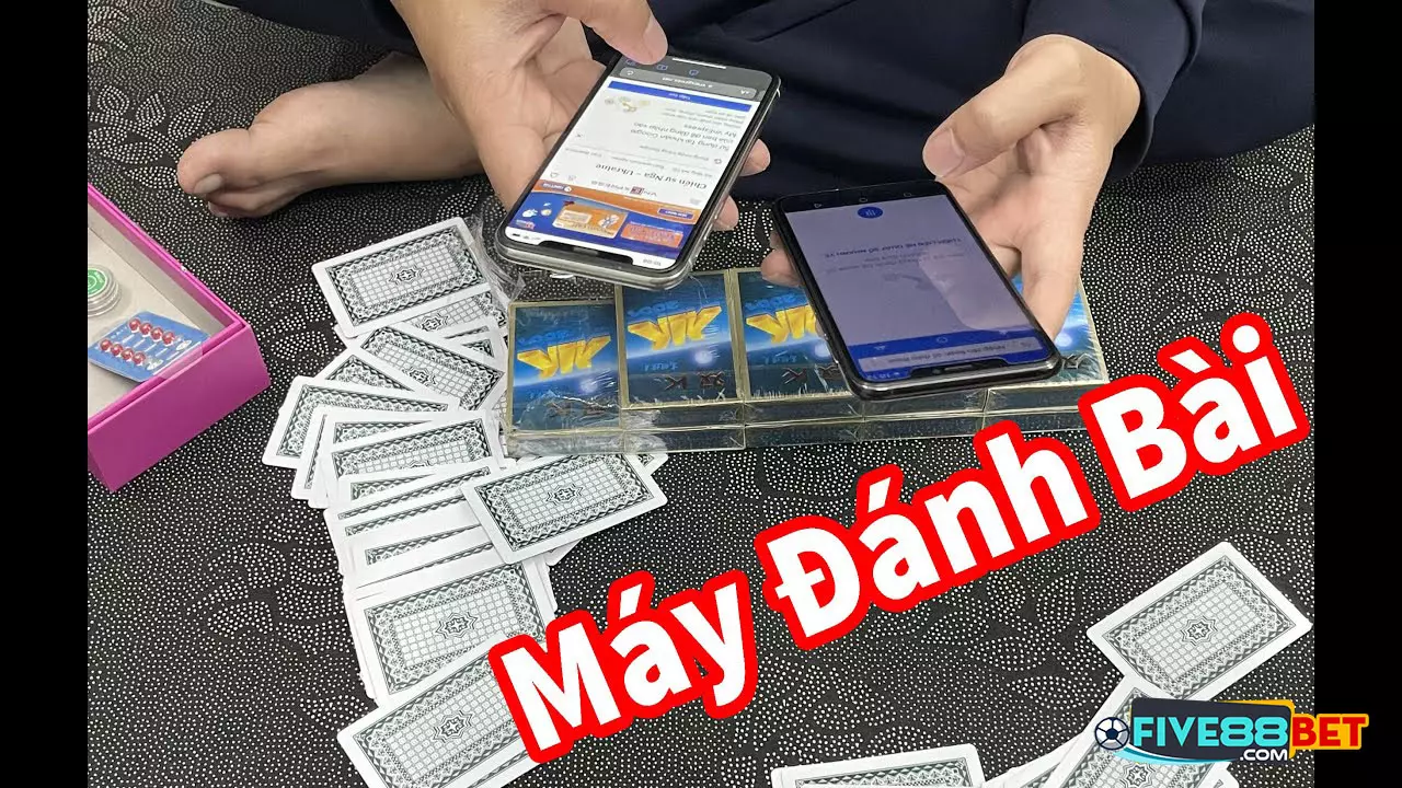 Dụng cụ đánh Liêng bịp
